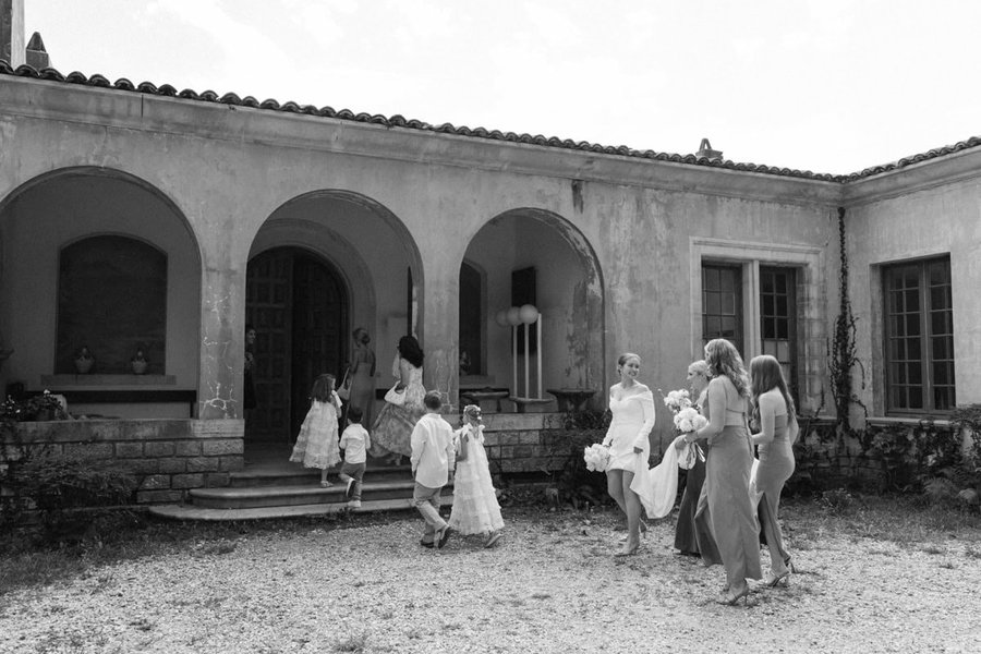 Bridesmaids walking together at a wedding in San Miguel de Allende