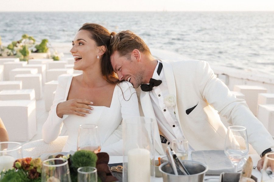 Wedding speeches at a seaside celebration in Riviera Maya