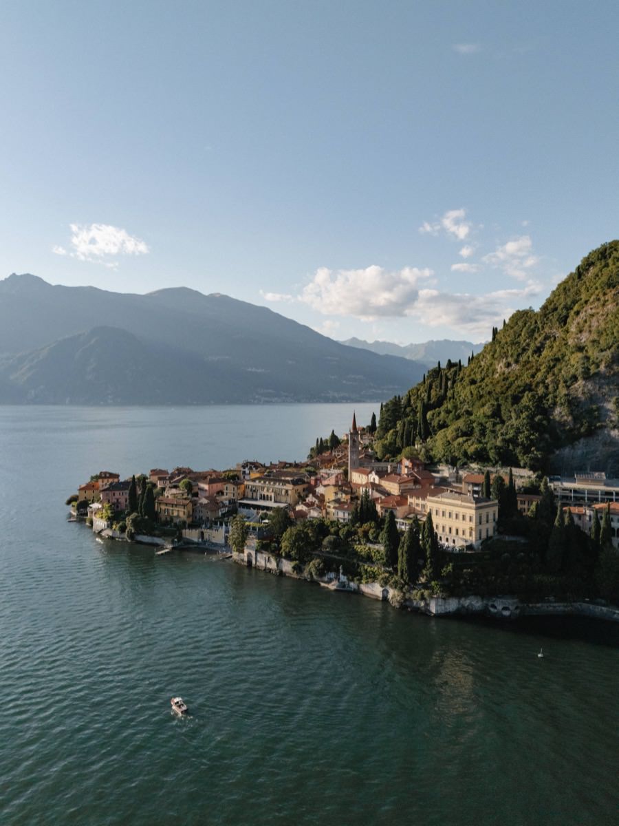 Wedding photography with views of Varenna on Lake Como
