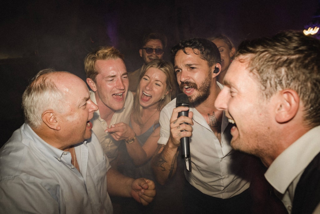 indoors wedding Toulouse Chateau Engalin