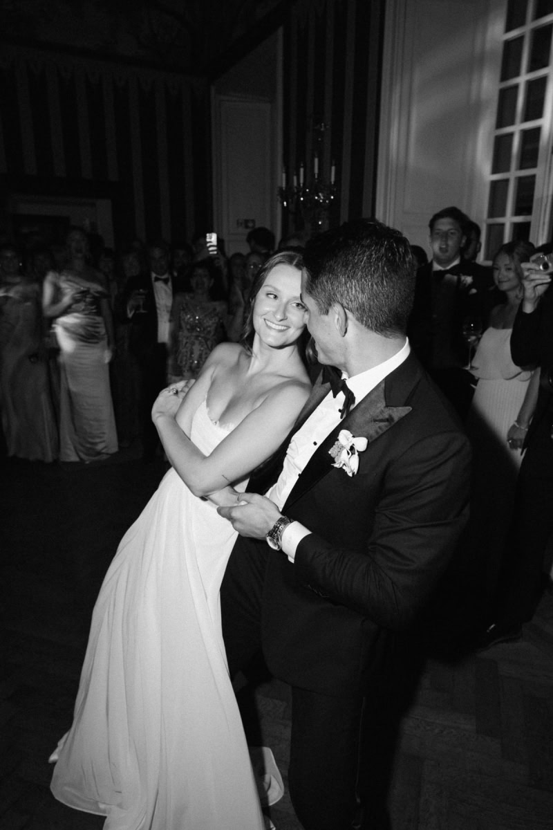 Lake Como wedding photographer first dance